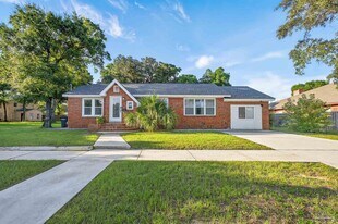 1410 W Gregory St in Pensacola, FL - Building Photo