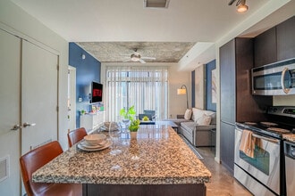 333 E Roosevelt St in Phoenix, AZ - Building Photo - Building Photo