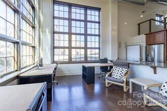 715 N Graham St-Unit -210 in Charlotte, NC - Building Photo - Building Photo
