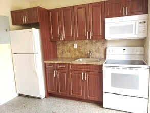 3712 Henry Ave in West Palm Beach, FL - Building Photo - Building Photo