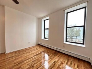 924 Hancock St, Unit 4 in Brooklyn, NY - Building Photo - Building Photo