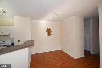 11329 Aristotle Dr in Fairfax, VA - Building Photo - Building Photo