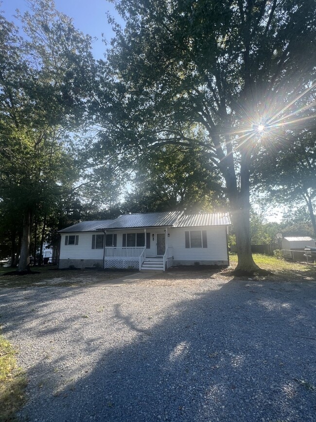 103 Holmes Ct in Spotsylvania, VA - Foto de edificio - Building Photo