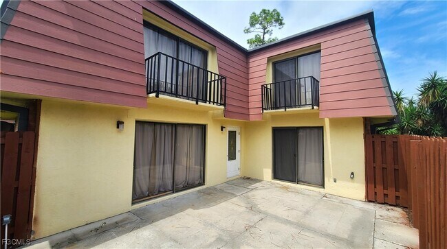 12348 Woodrose Ct