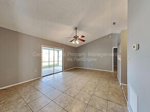 3240 Butterfield St in Deltona, FL - Building Photo - Building Photo