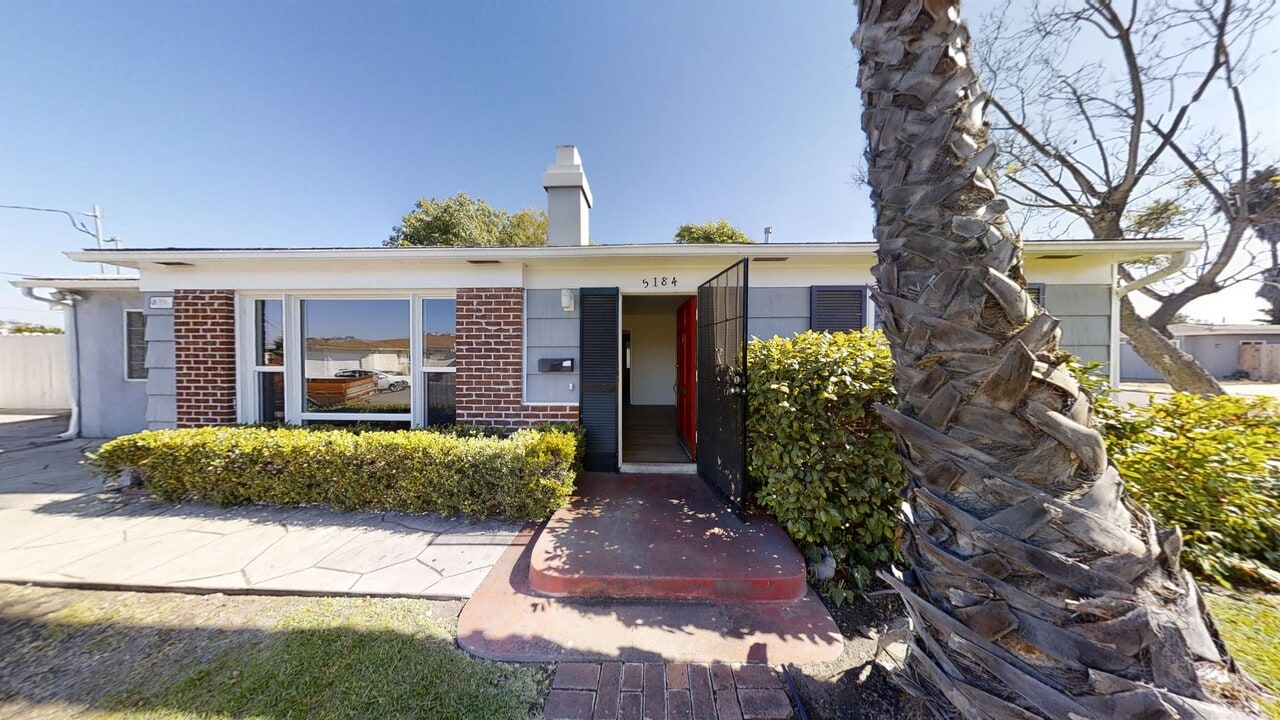 5184 Ewing St in San Diego, CA - Building Photo