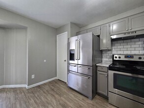 502 Carly Dr in Killeen, TX - Foto de edificio - Building Photo