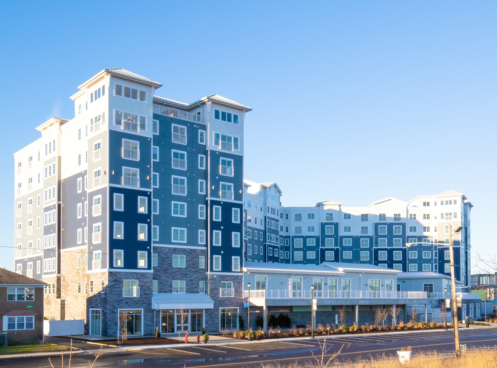 Cove on the Bay in Keansburg, NJ - Building Photo