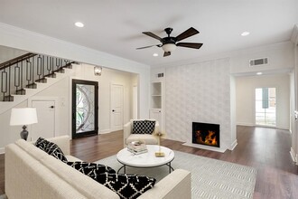 3071 Locke Ln in Houston, TX - Building Photo - Building Photo