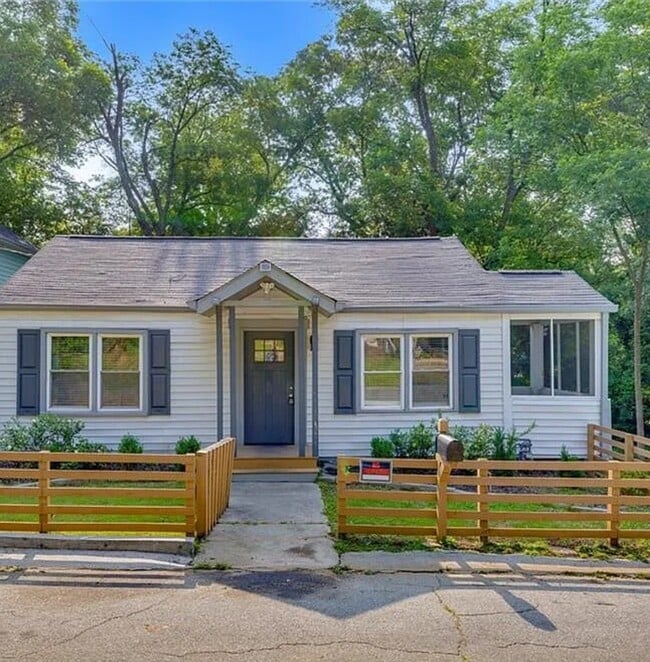 845 Oak St NW in Atlanta, GA - Building Photo - Building Photo