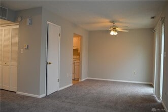 1215 Robbins Run Ct in Dayton, OH - Building Photo - Building Photo