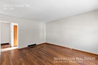 10112 Count Dr in St. Louis, MO - Building Photo - Building Photo