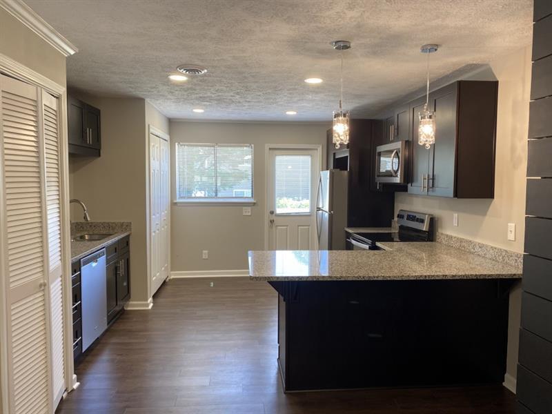 2323 Ward St SE-Unit -10 in Smyrna, GA - Foto de edificio