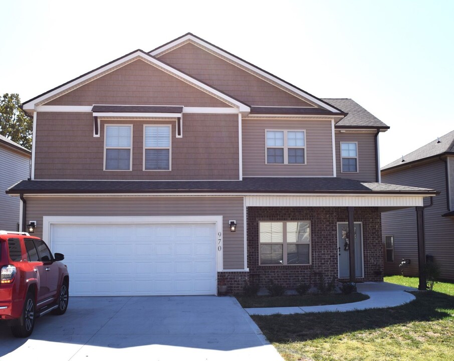 970 Cherry Blossom Ln in Clarksville, TN - Building Photo