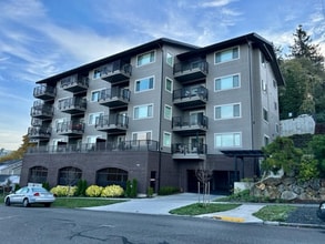 700 N State St in Bellingham, WA - Building Photo - Building Photo