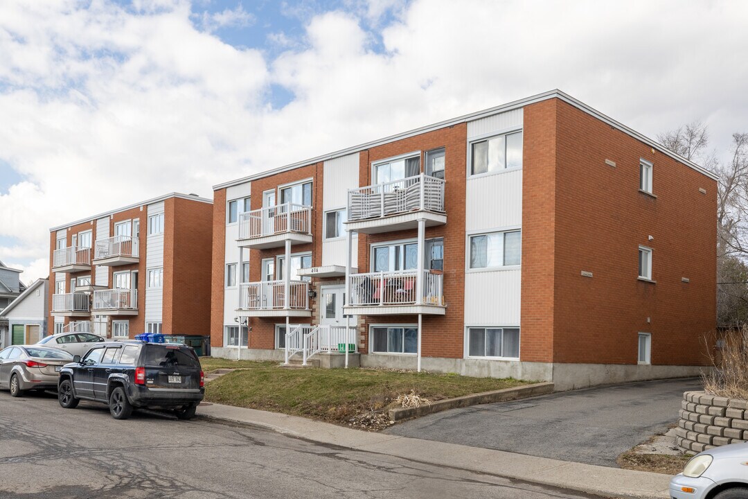 400-404 De Lucerne Ch in Gatineau, QC - Building Photo