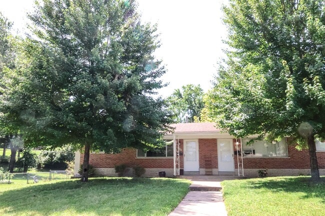 property at 414 S Cadillac Dr
