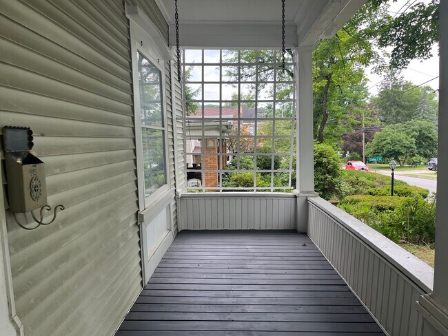 943 Grove St in Meadville, PA - Building Photo - Building Photo