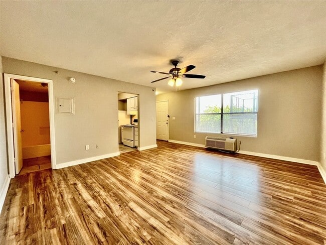 property at 701 W Sycamore St