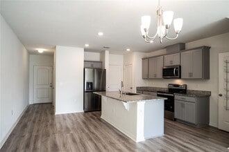 1352 Mirabella Cir in Davenport, FL - Building Photo - Building Photo