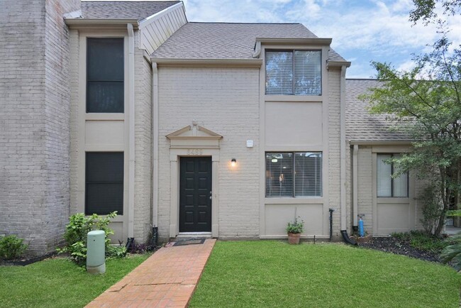 6489 Alisa Ln in Houston, TX - Foto de edificio - Building Photo