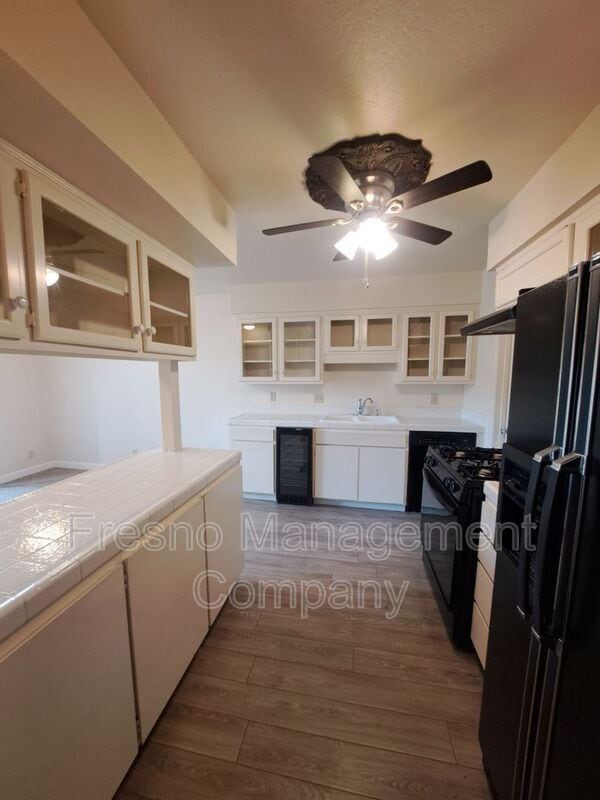 4919 N Millbrook Ave in Fresno, CA - Building Photo - Building Photo