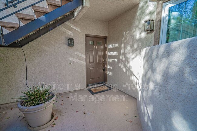 24107 Del Monte Dr. in Santa Clarita, CA - Building Photo - Building Photo