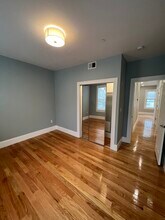 75 Pearl St, Unit 1 in Somerville, MA - Foto de edificio - Building Photo