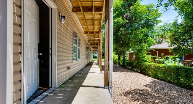 1329 Nylic St in Tallahassee, FL - Foto de edificio - Building Photo