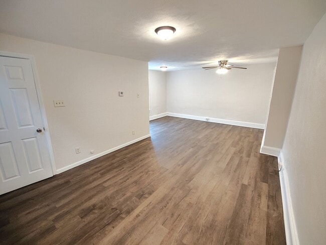 2423 Wrights Wy in Pittsburgh, PA - Building Photo - Building Photo