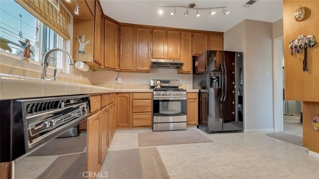 3814 Michelson St in Lakewood, CA - Building Photo - Building Photo