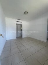 1592 NW 56th St in Miami, FL - Building Photo - Building Photo