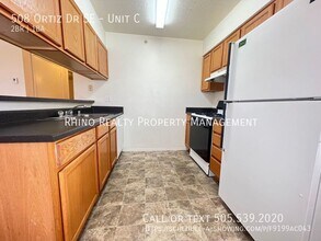 508 Ortiz Dr SE, Unit Unit C in Albuquerque, NM - Building Photo - Building Photo