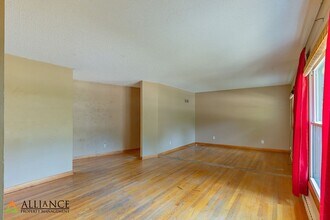 1526 Jarvis Dr in Manhattan, KS - Building Photo - Building Photo