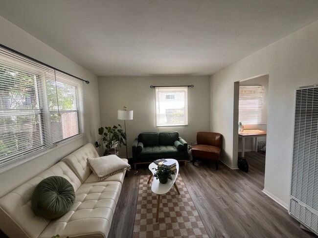 property at 1609-1611 Chalcedony St