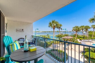 1832 W Beach Blvd in Gulf Shores, AL - Building Photo - Building Photo