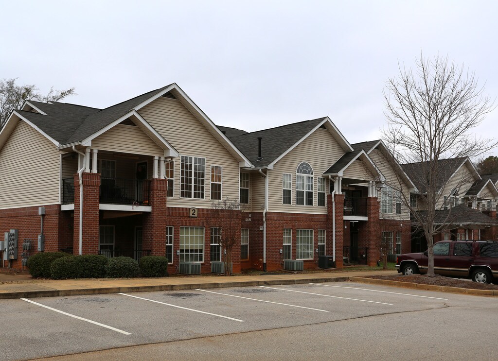 Ashton Court Apartments in Lagrange, GA