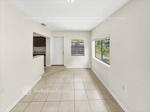2630 NW 83rd Ave in Sunrise, FL - Foto de edificio - Building Photo