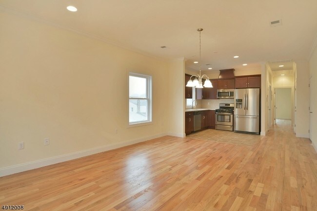 410 Davis Ave in Harrison, NJ - Building Photo - Building Photo