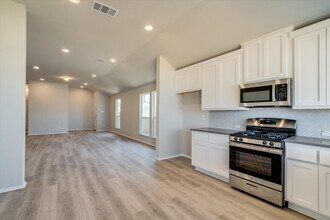 5616 Respinto Dr in Austin, TX - Building Photo - Building Photo