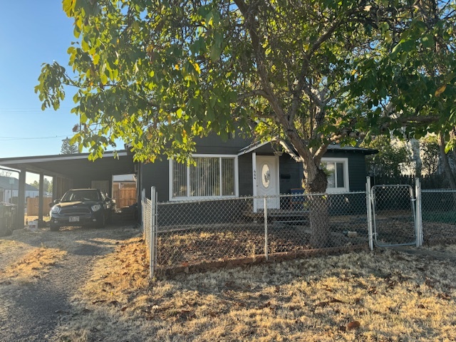 444 Manzanita St in Central Point, OR - Building Photo - Building Photo