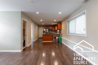 1530 N Greenview Ave in Chicago, IL - Building Photo - Building Photo
