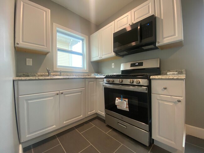 194 Messer St in Providence, RI - Foto de edificio - Building Photo