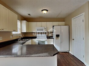 884 Pin Oak Dr in Nashville, TN - Foto de edificio - Building Photo