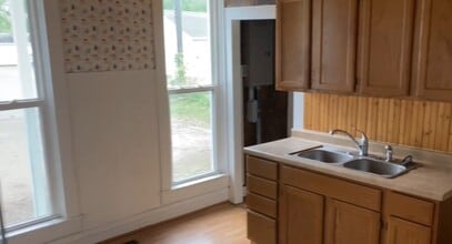 412 1st Ave in Eau Claire, WI - Foto de edificio - Building Photo