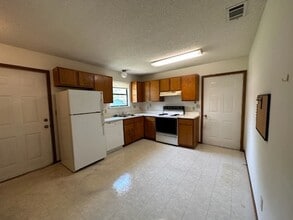 311 McKennon Ct in Clarksville, AR - Building Photo - Building Photo