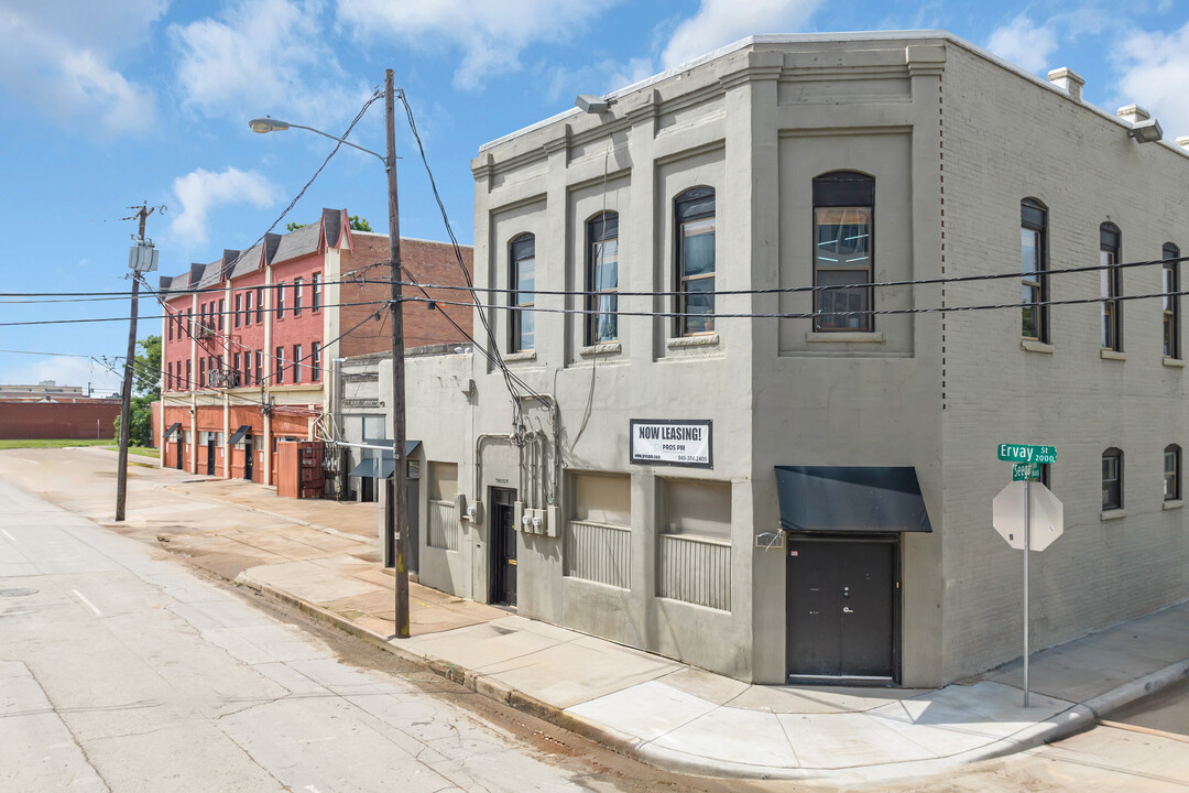 Cedars Park Lofts in Dallas, TX - Building Photo