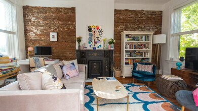 1052 St Gregory St, Unit Unit 1 in Cincinnati, OH - Building Photo - Building Photo