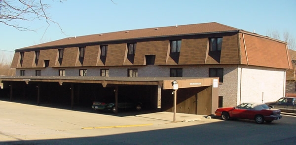 East Building in Bloomington, IL - Foto de edificio - Building Photo