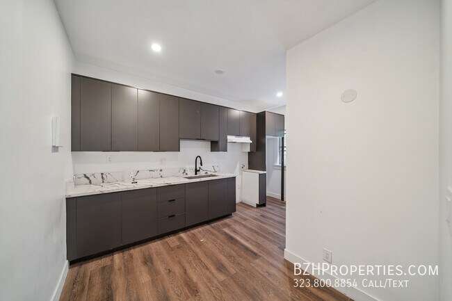 property at 1318 S Mariposa Ave